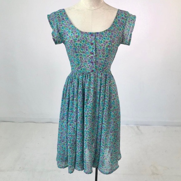 Vintage Dresses & Skirts - Vintage 70s S Prairie Floral Print Babydoll Dress